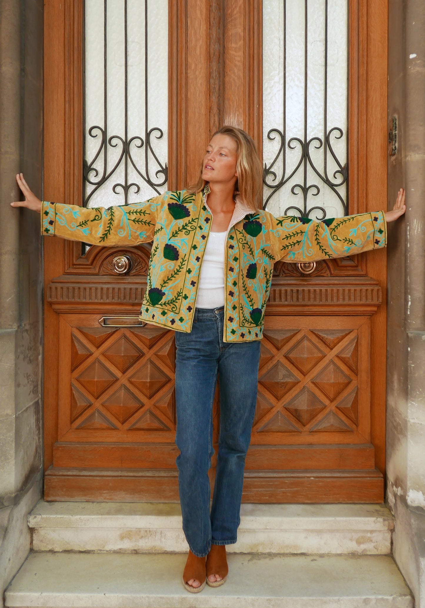 Veste Brodée BEIGE, velours & broderies bleu vert
