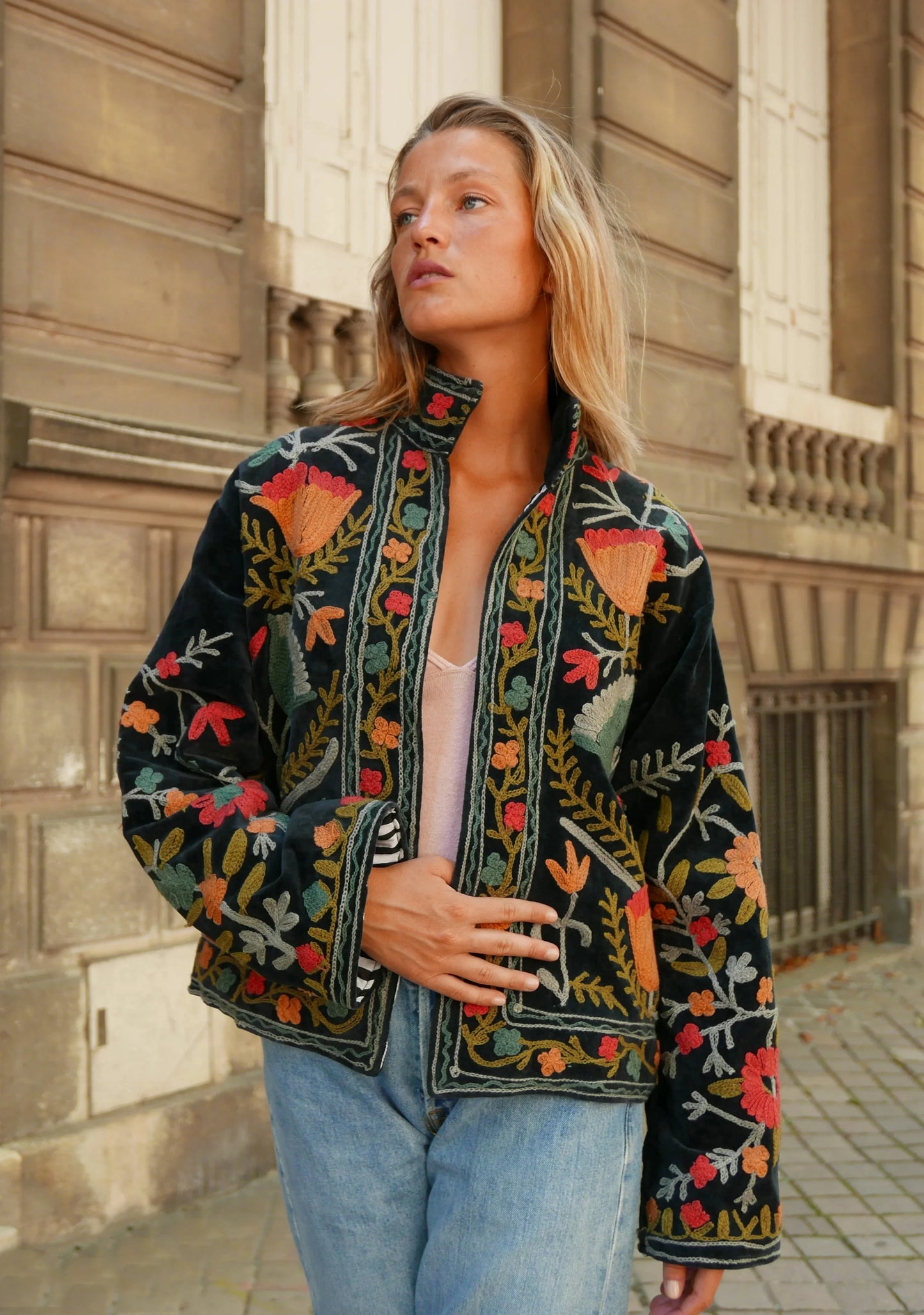 Veste Brodée NOIRE - Rouge Corail