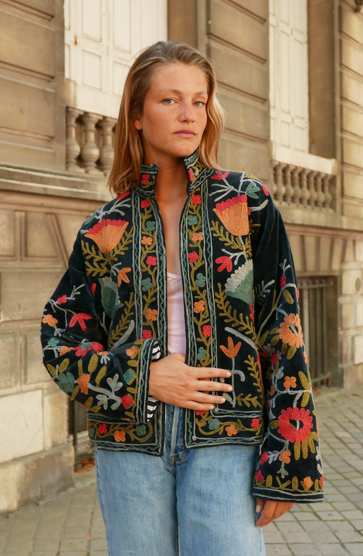 Veste Brodée NOIRE - Rouge Corail