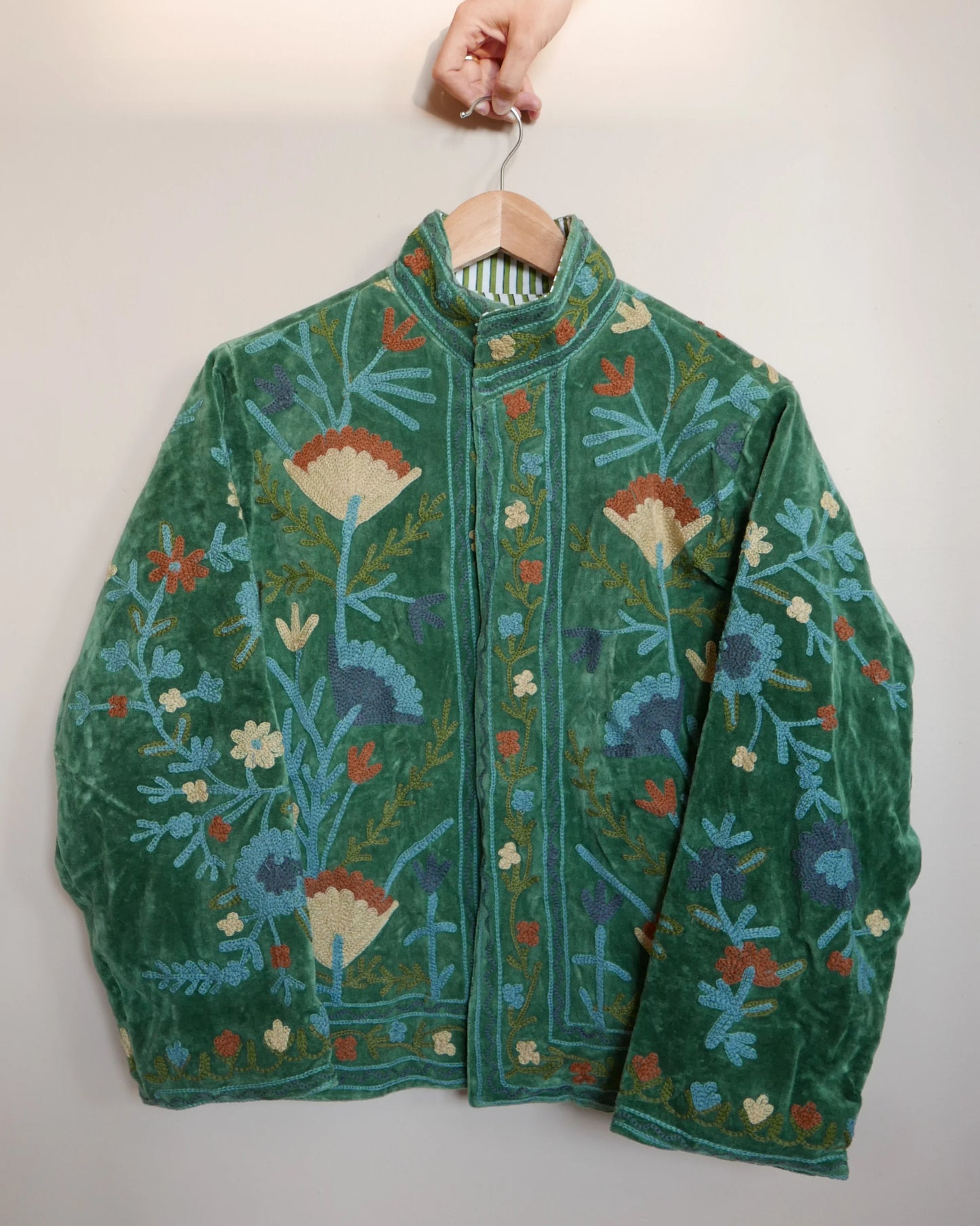 Veste Brodée VERTE, velours & broderies multicolores