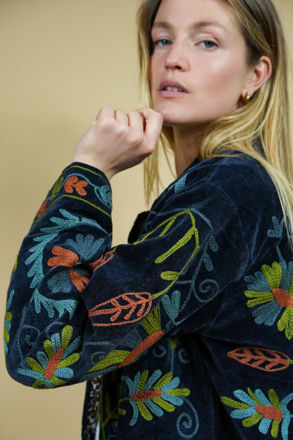 Veste Tara Noire Bleutée