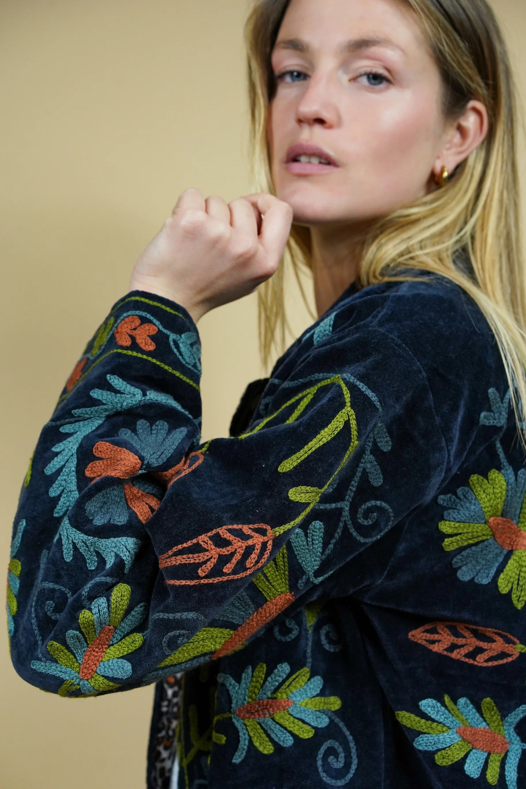 Veste Tara Noire Bleutée