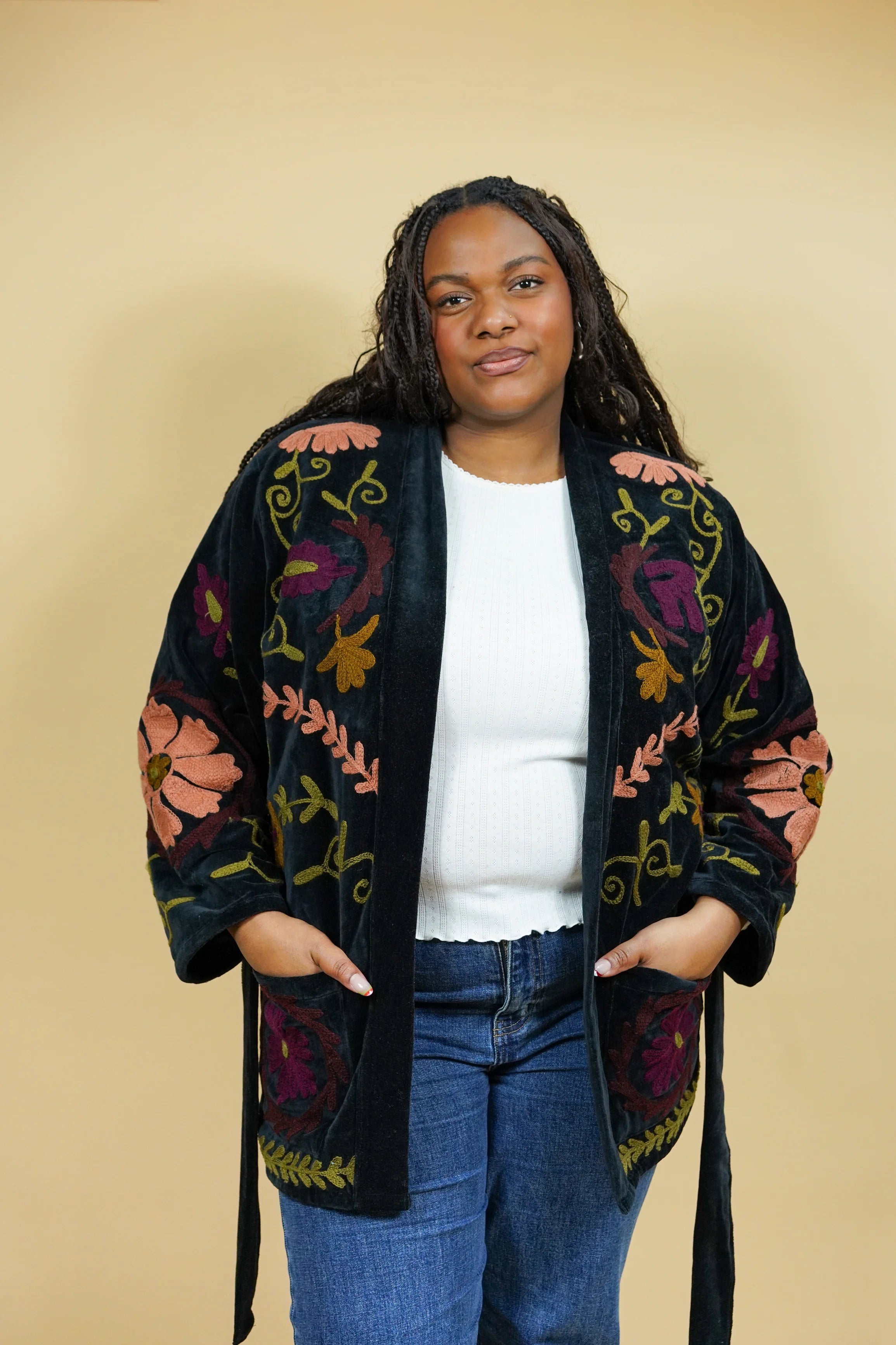 Veste Kimono en velours noir brodé