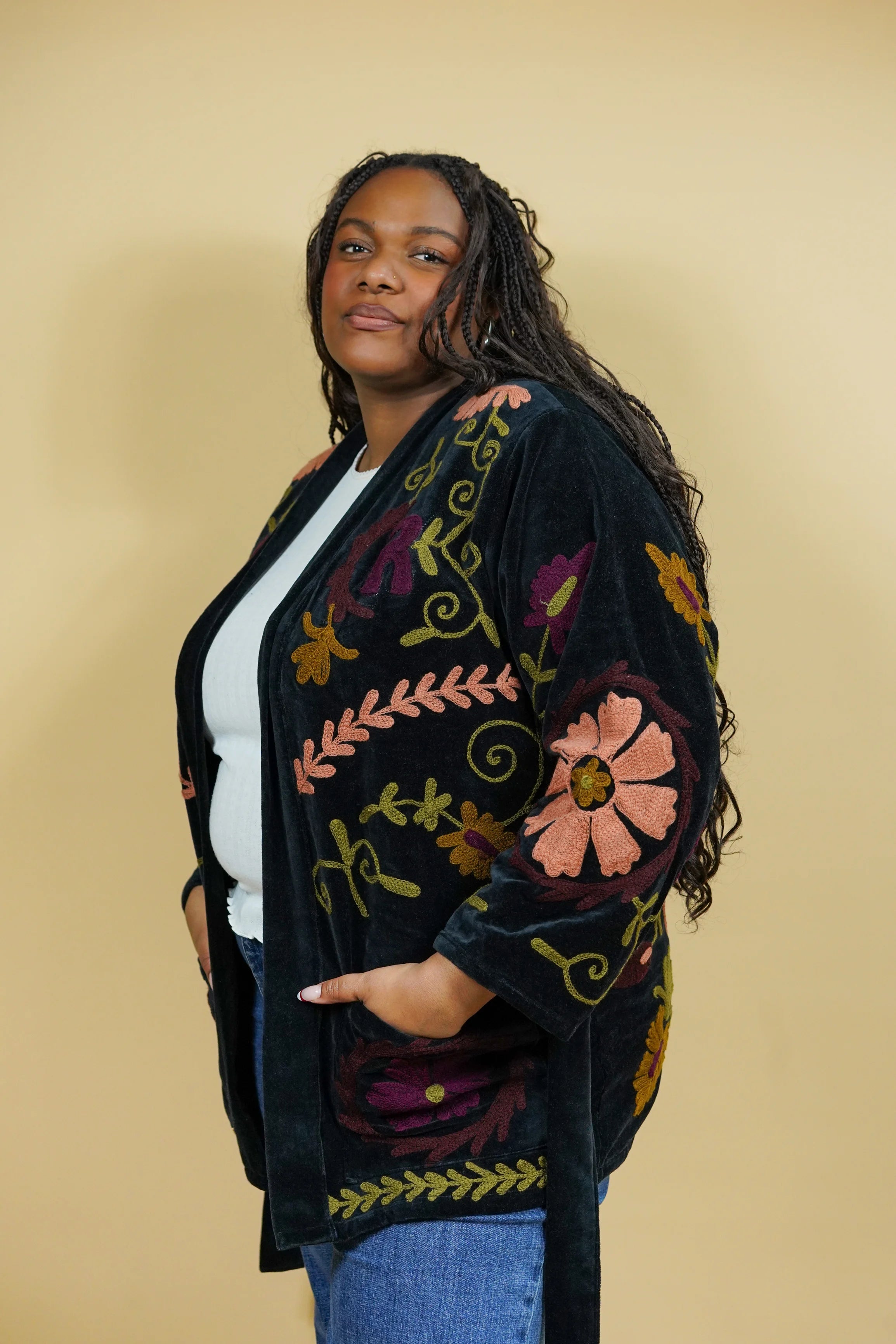 Veste Kimono en velours noir brodé