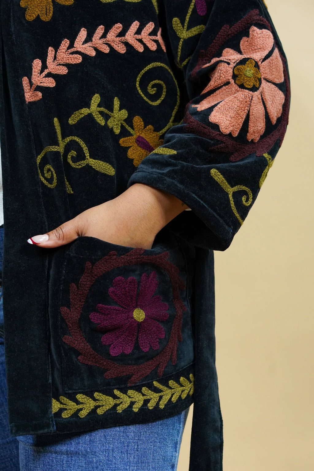 Veste Kimono en velours noir brodé