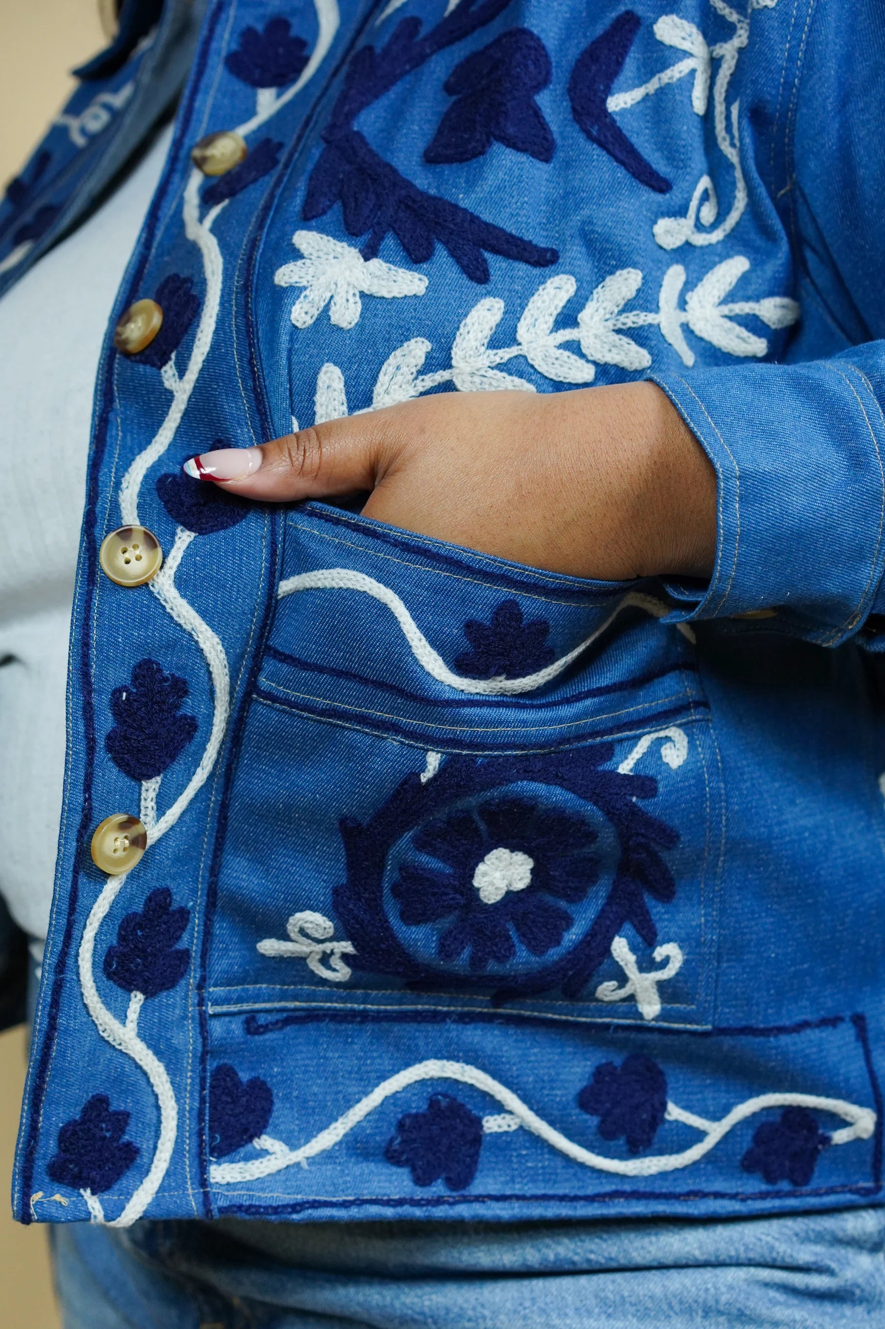 Veste en jean brodée Anaya