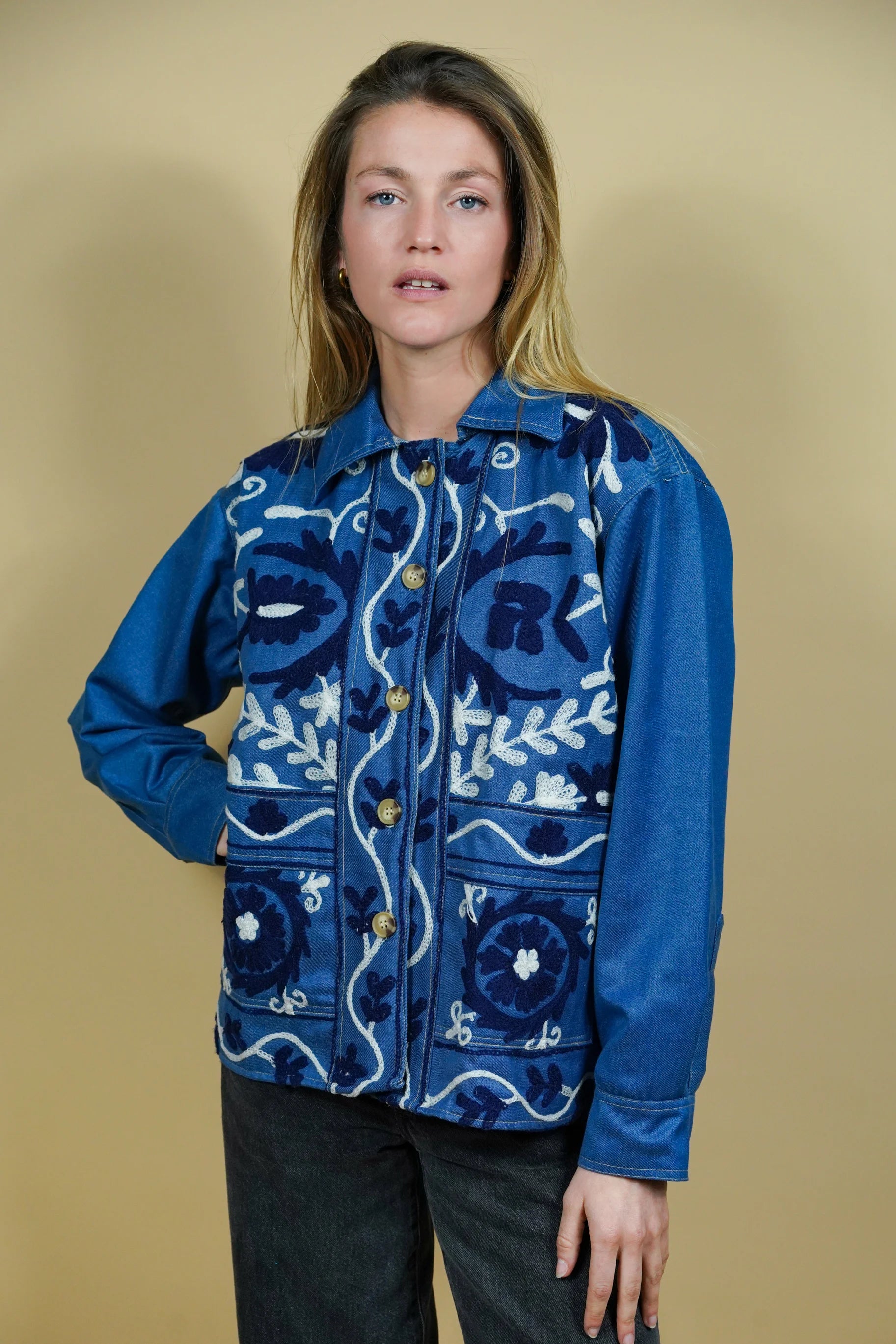 Veste en jean brodée Anaya