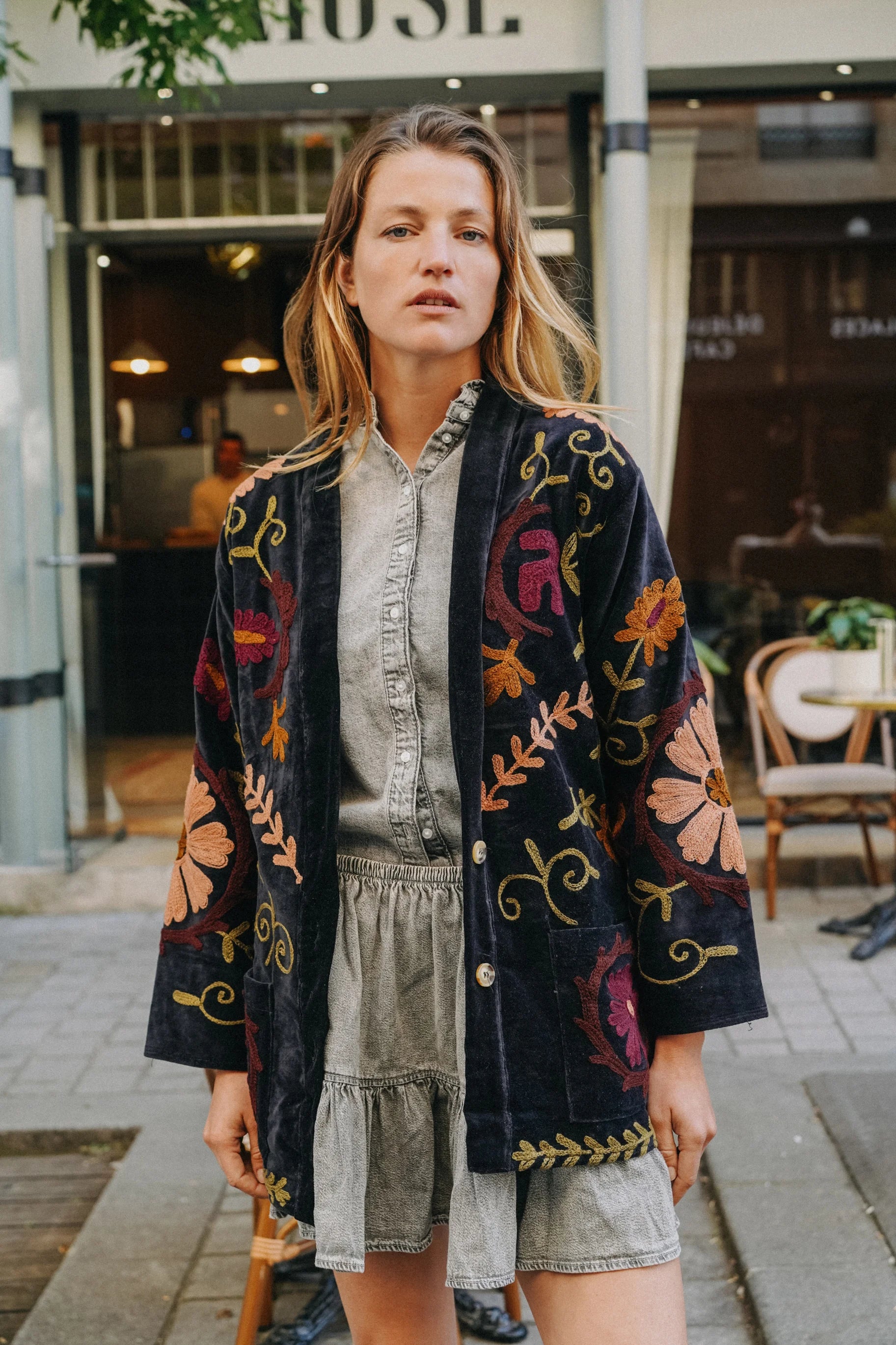Veste Kimono en velours noir brodé