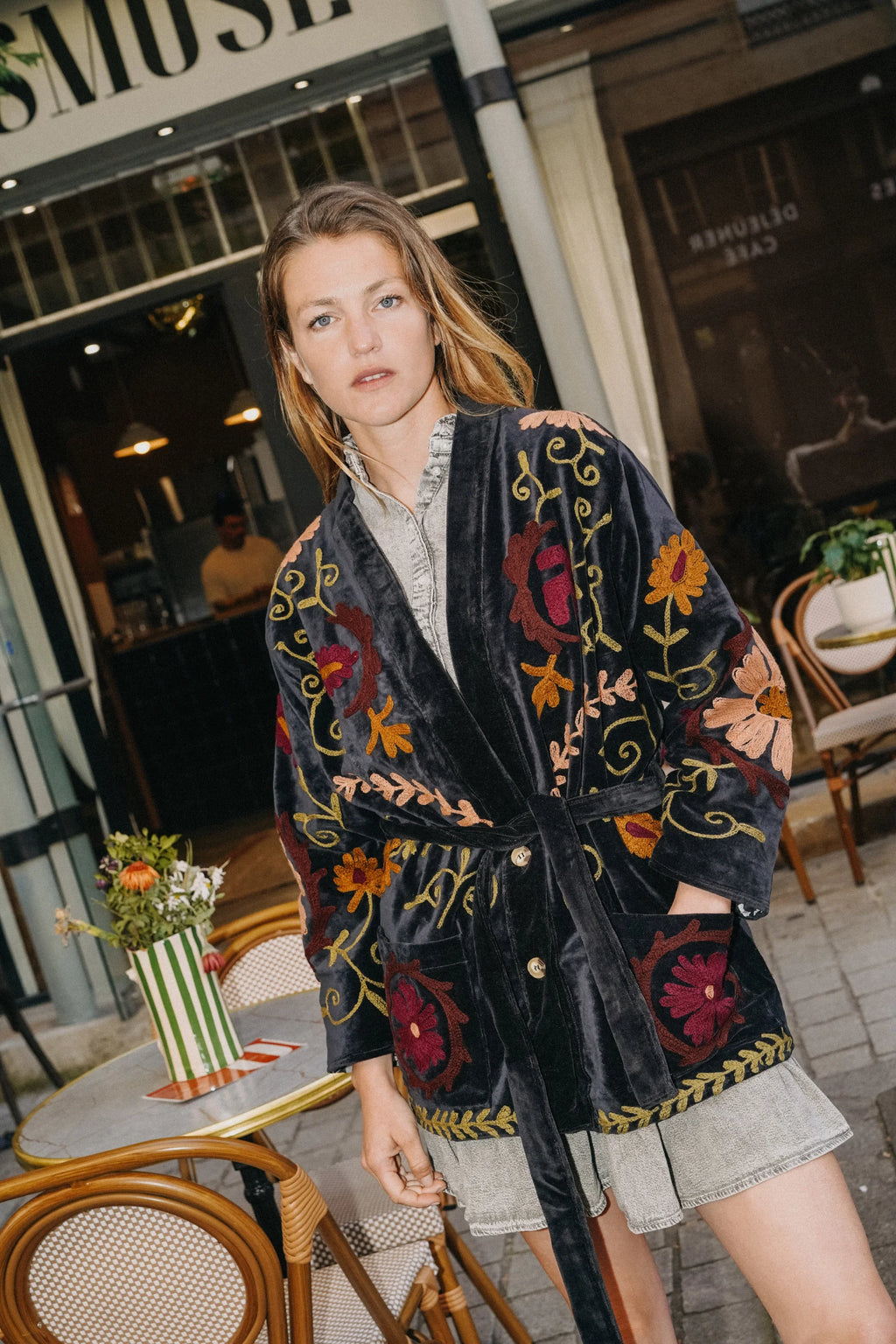 Veste Kimono en velours noir brodé