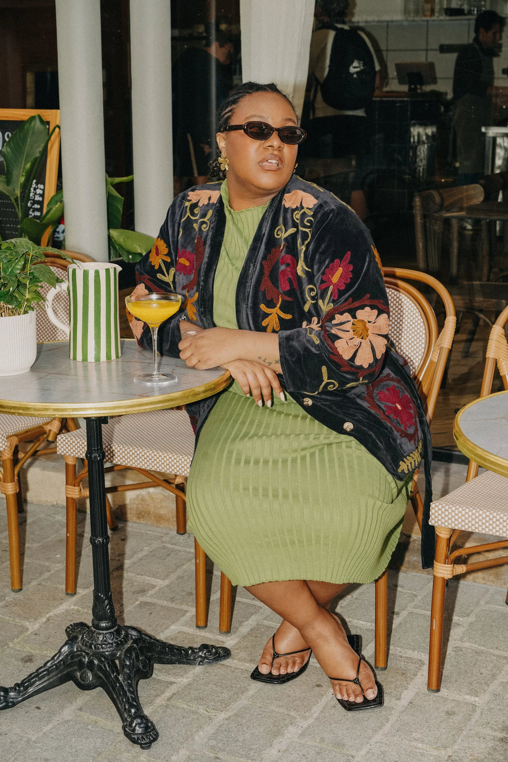Veste Kimono en velours noir brodé