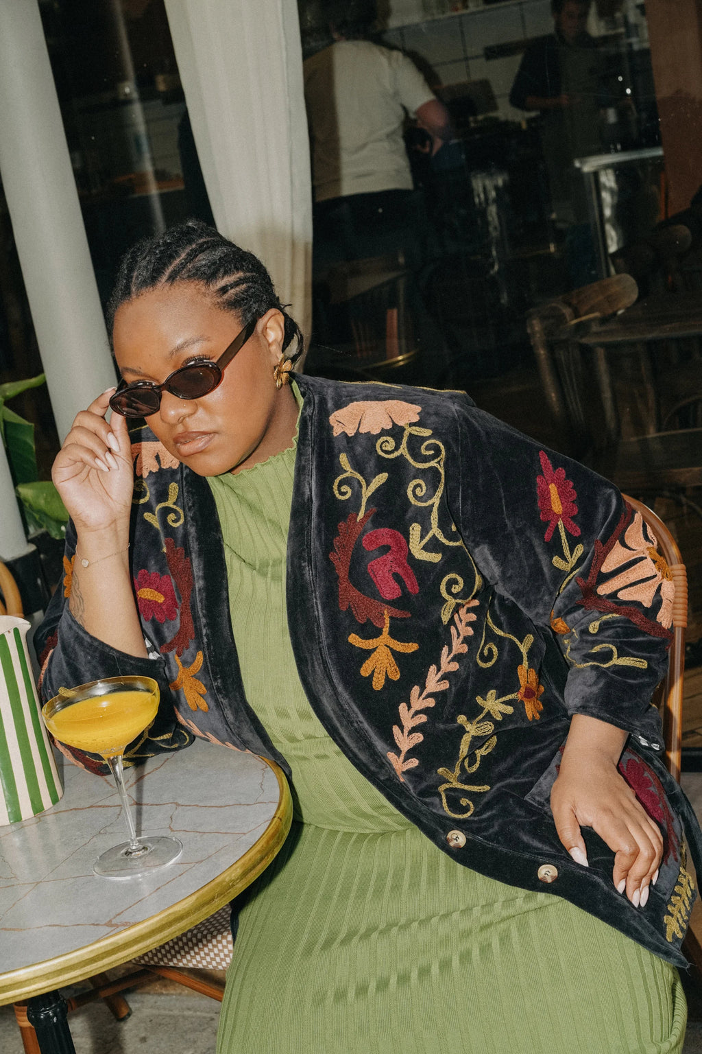 Veste Kimono en velours noir brodé