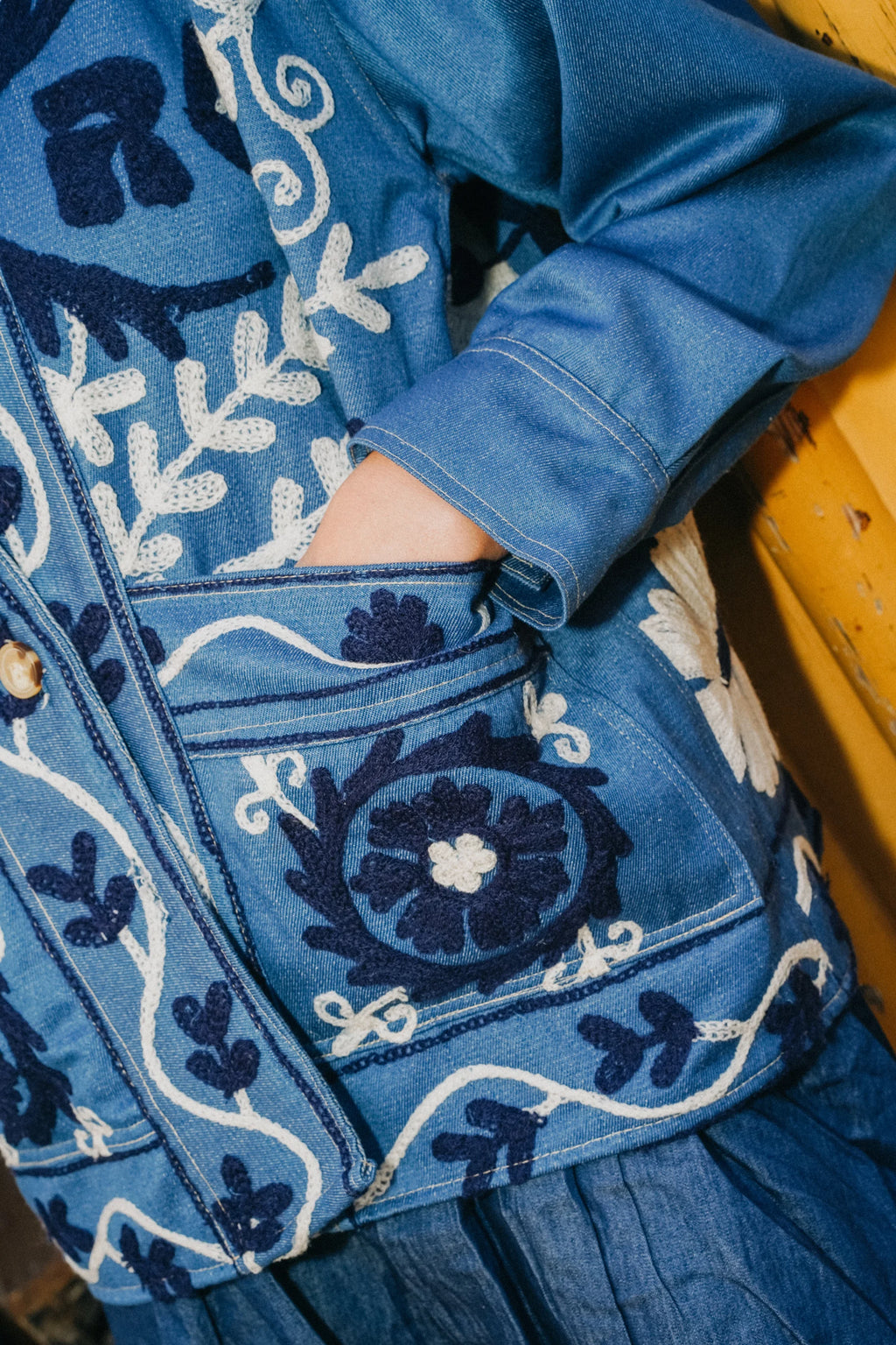 Veste en jean brodée Anaya