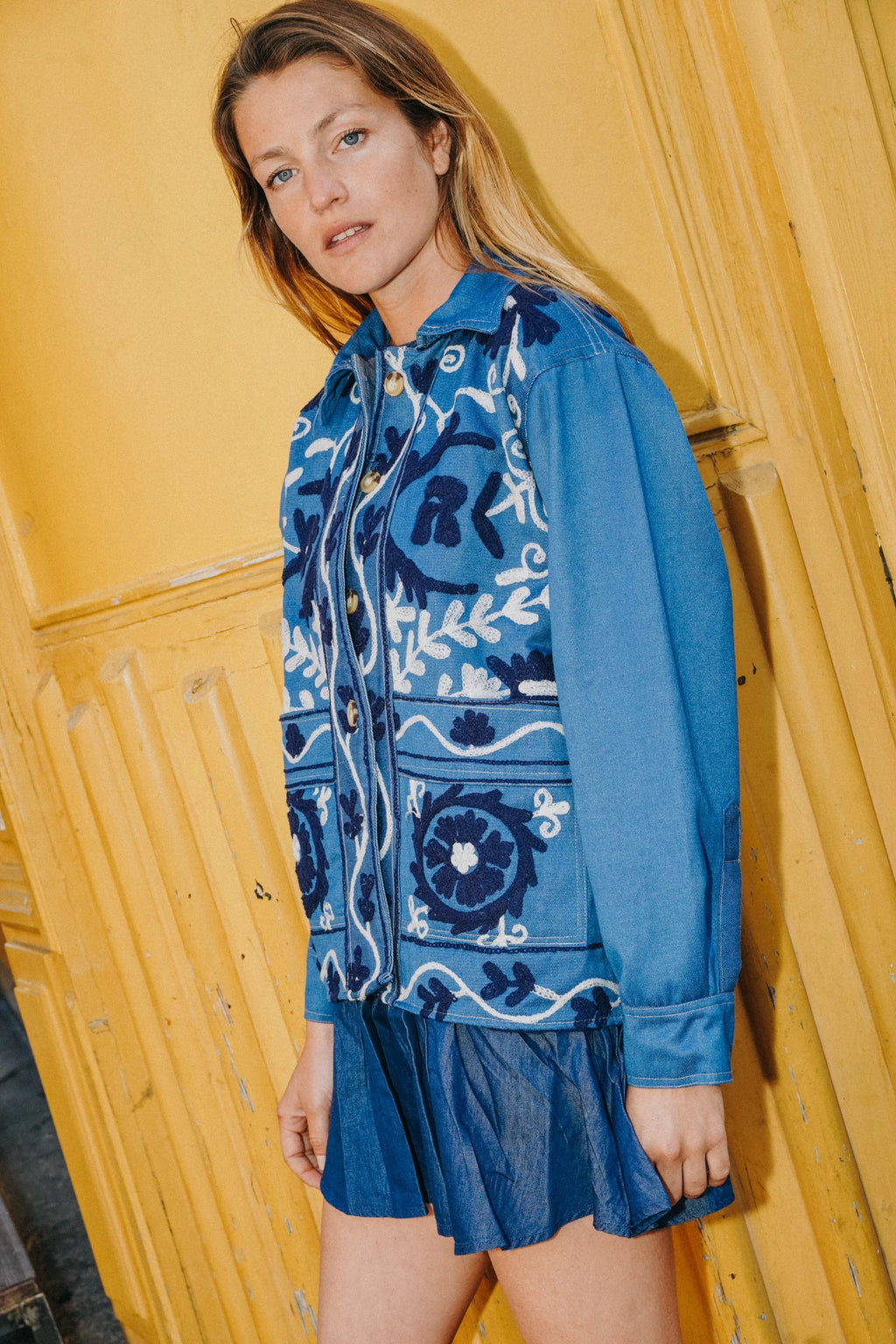 Veste en jean brodée Anaya