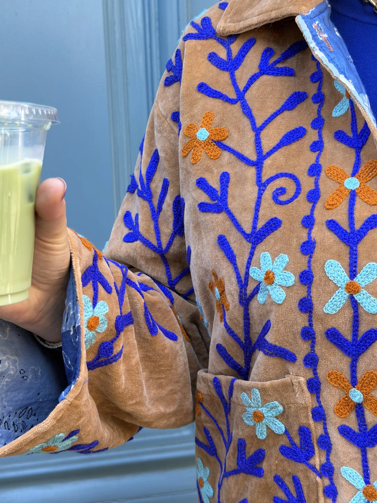 Veste en velours brodé Sonali – Camel
