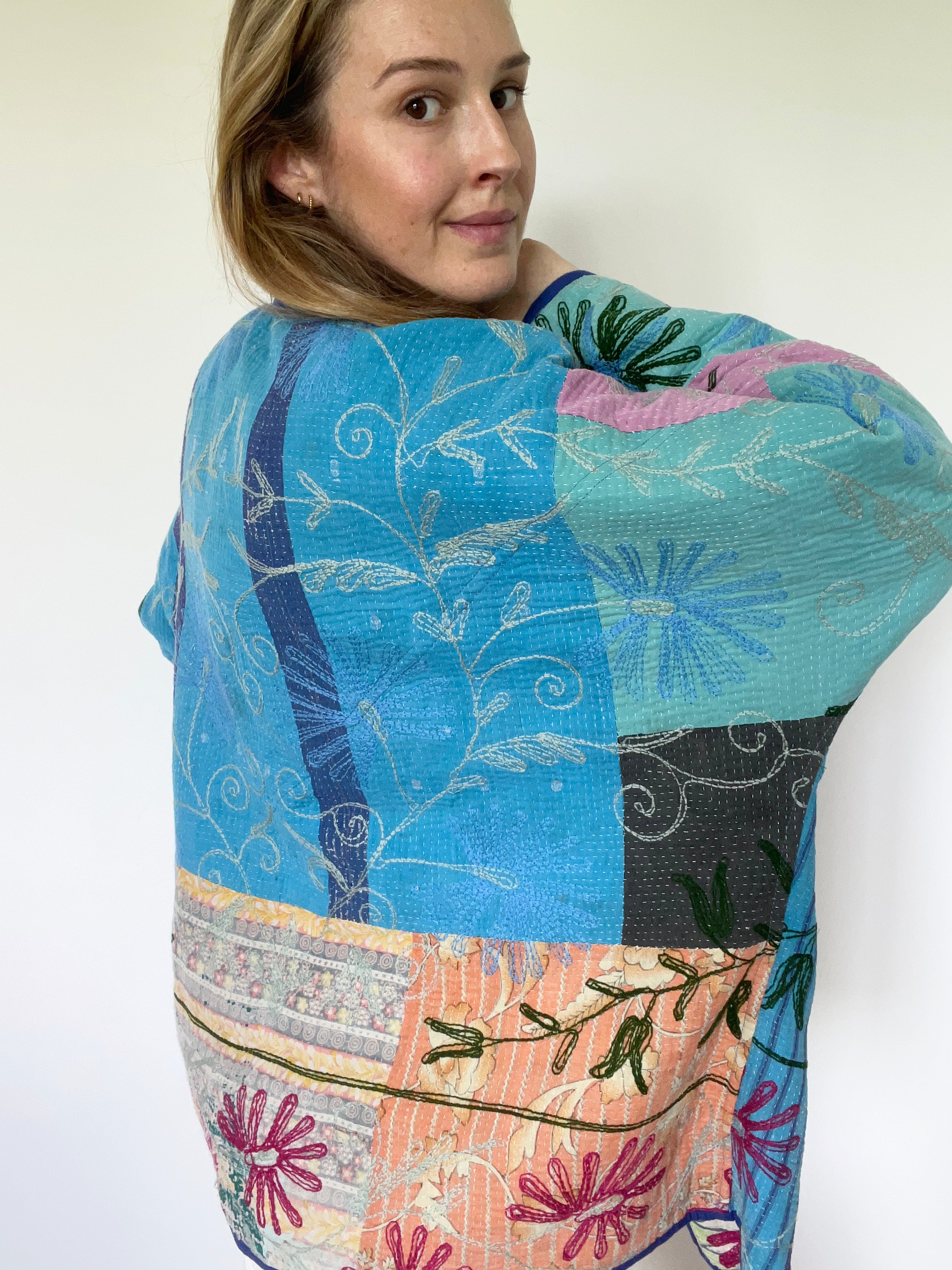 Veste Kantha Brodée Réversible — Pièce Unique N°01