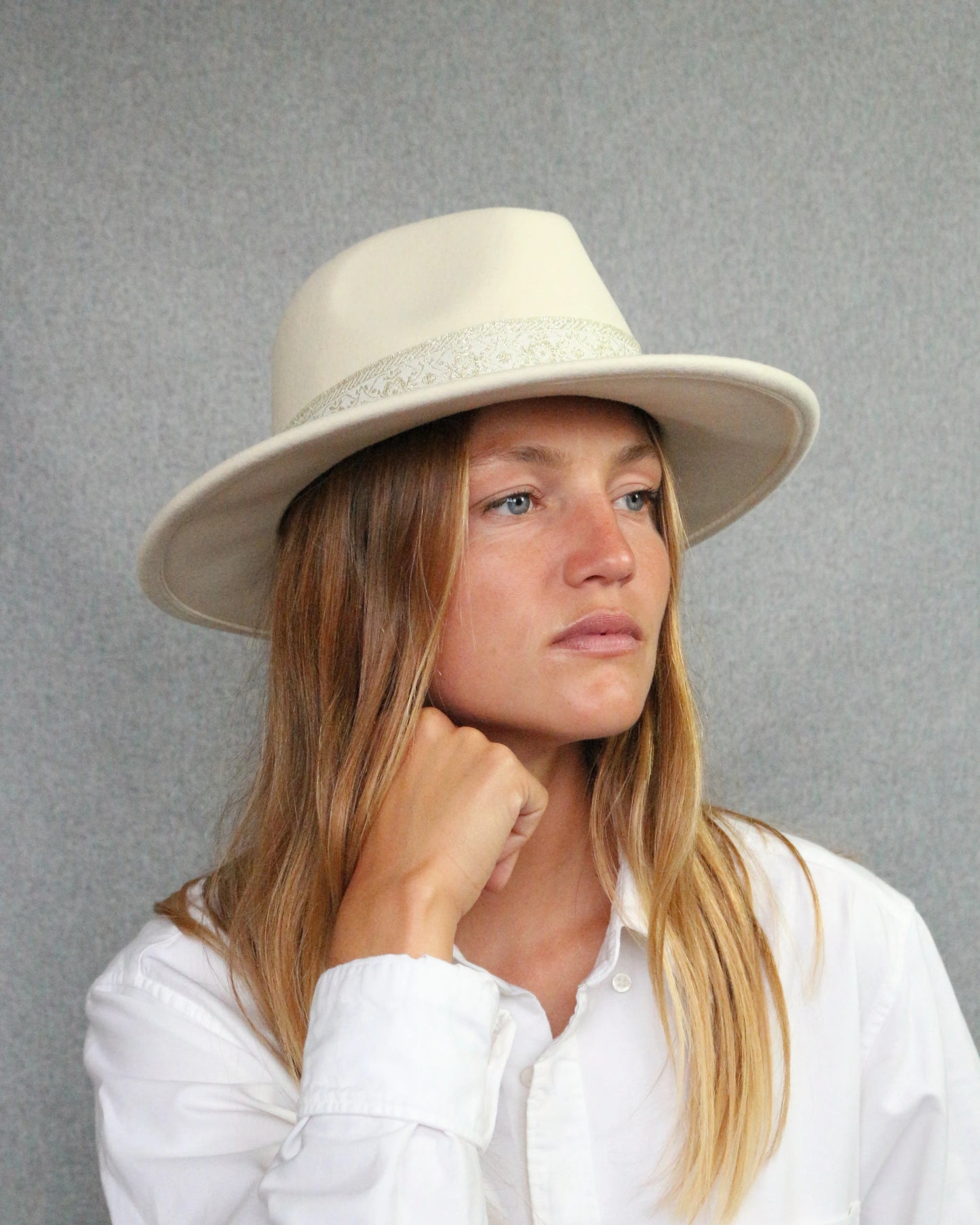 CHAPEAU SACHA . White Gold