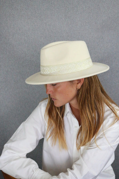 CHAPEAU SACHA . White Gold