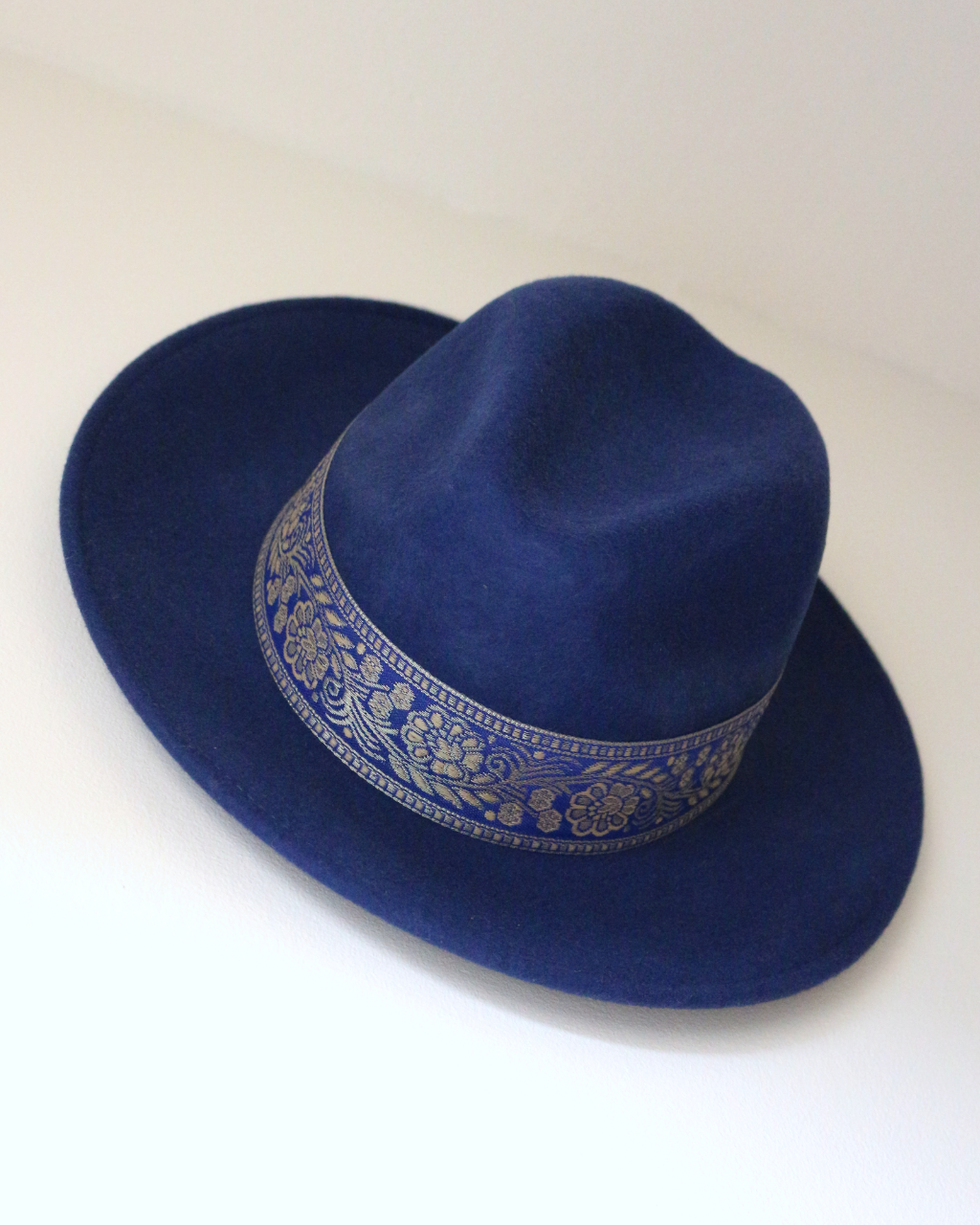 CHAPEAU ALESSANDRO . Blue Gold