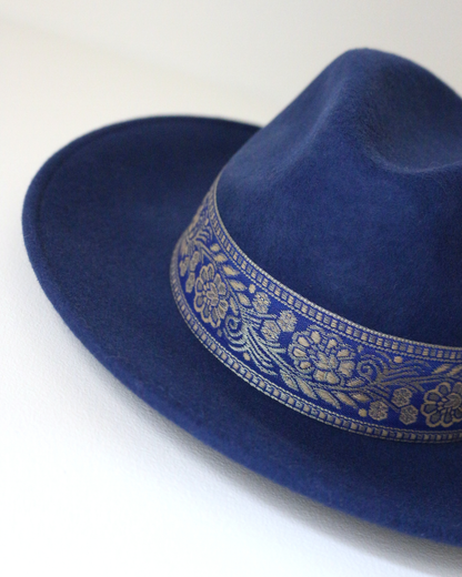 CHAPEAU ALESSANDRO . Blue Gold