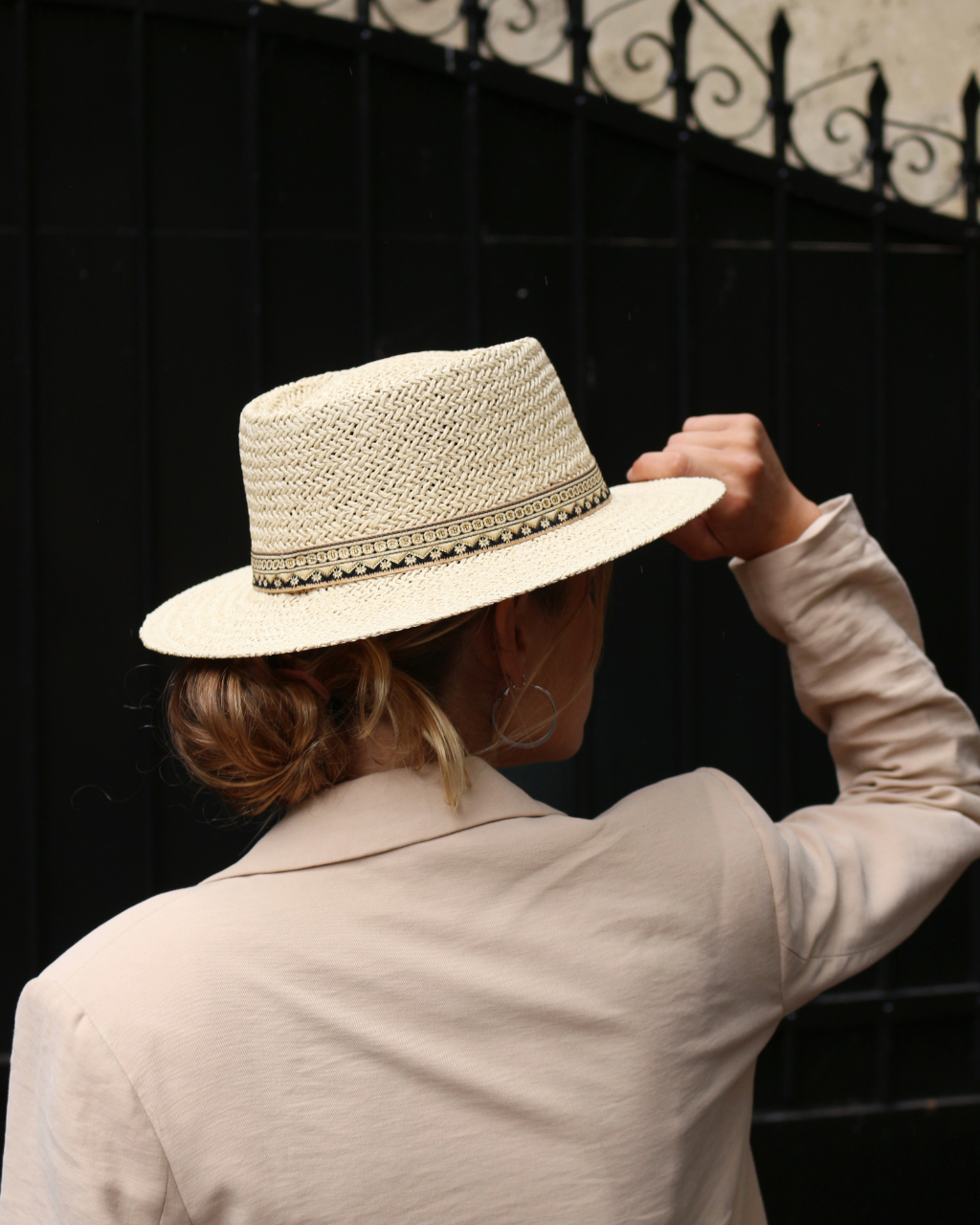 CHAPEAU LUISA . Noir Crème