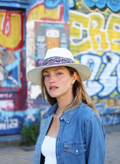 Chapeau de paille PAOLA, galon noir. Taille réglable