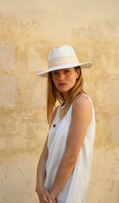 Chapeau de paille PAOLA, galon vanille. Taille réglable