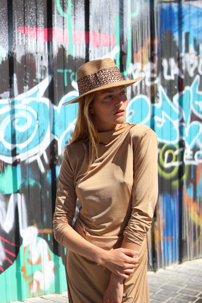 Chapeau de paille SIENNA, galon noir doré. Taille réglable