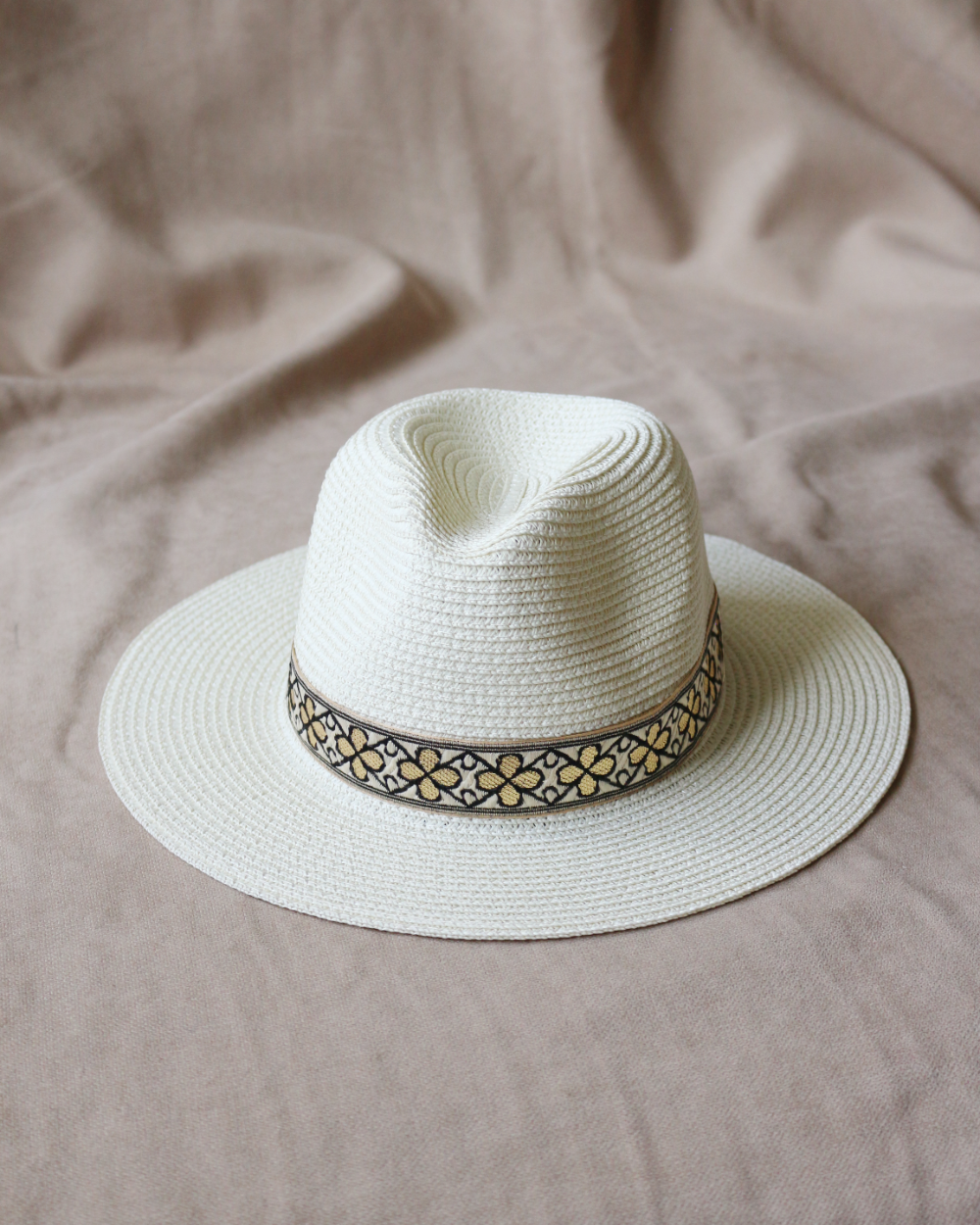 CHAPEAU PAOLA . Black