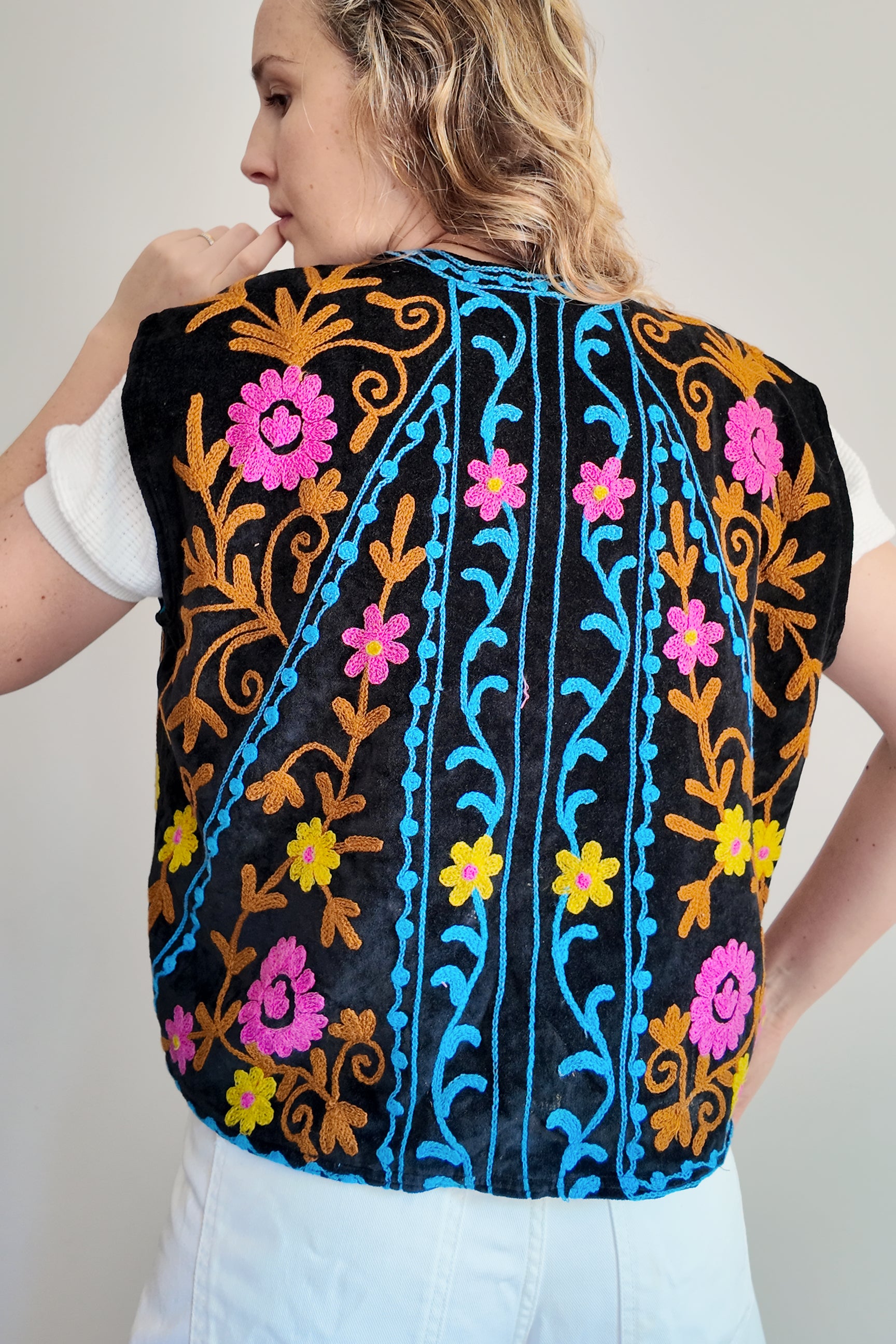 Gilet Réversible en velours brodé – Noir