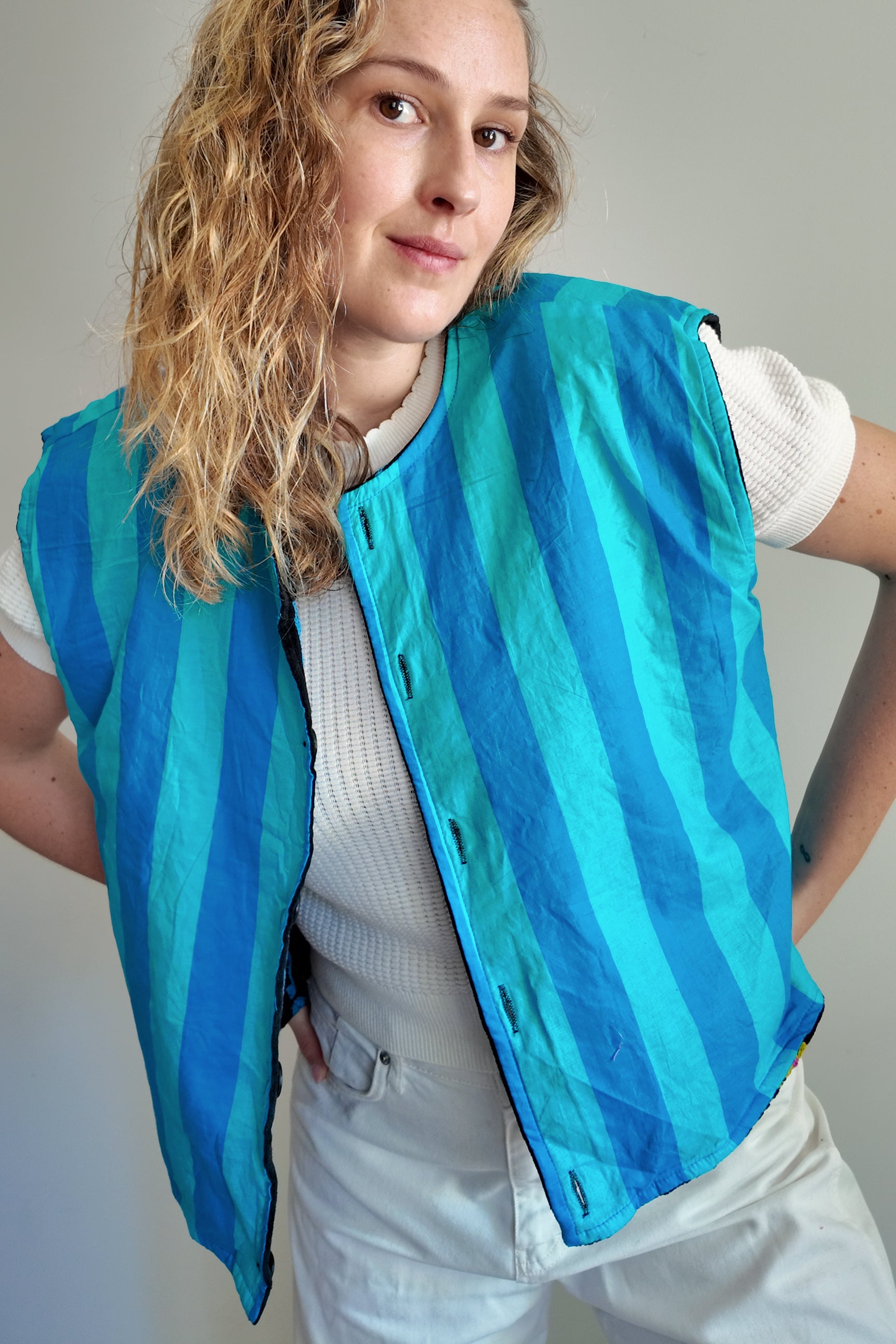 Gilet Réversible en velours brodé – Noir