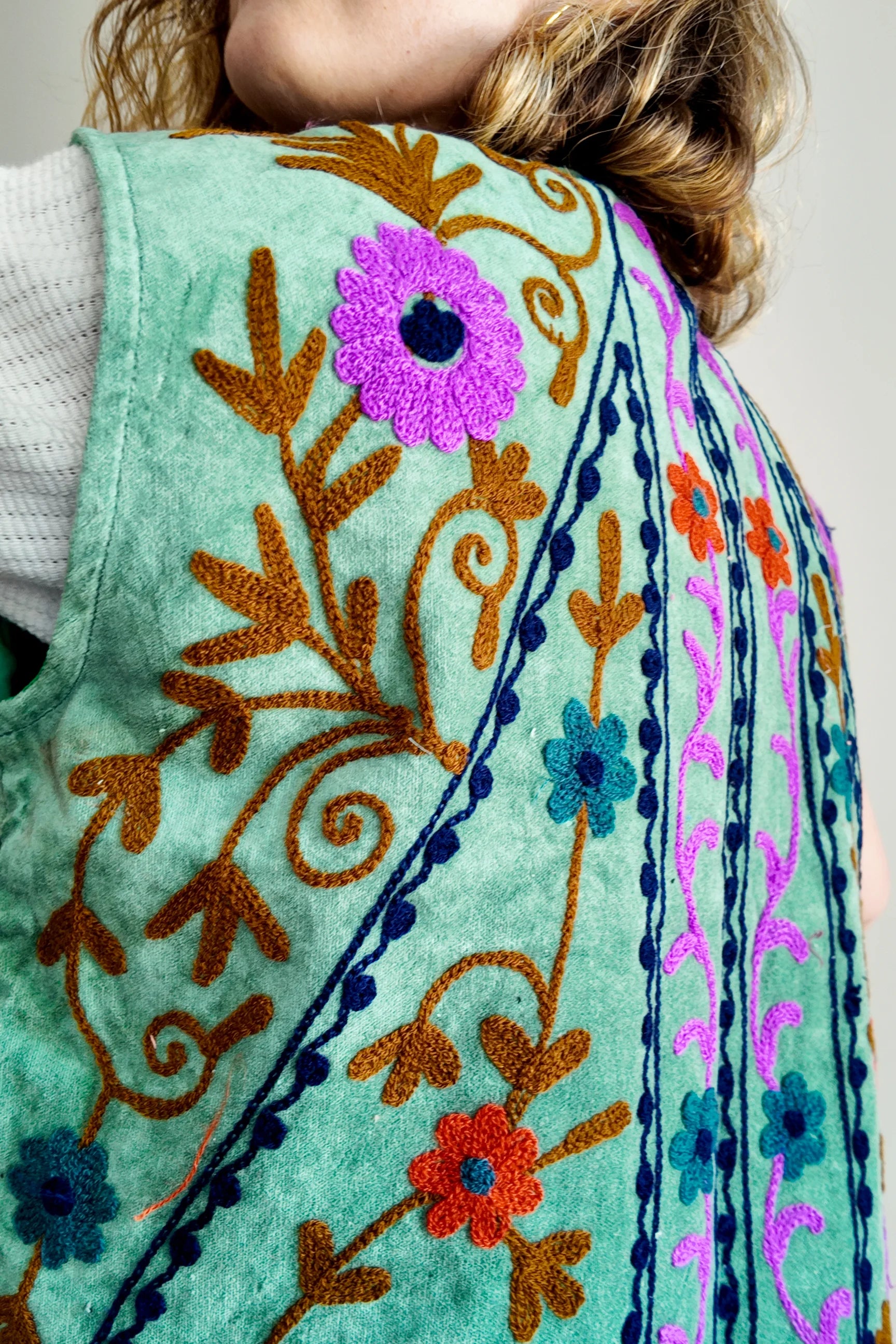 Gilet Réversible en velours brodé – vert