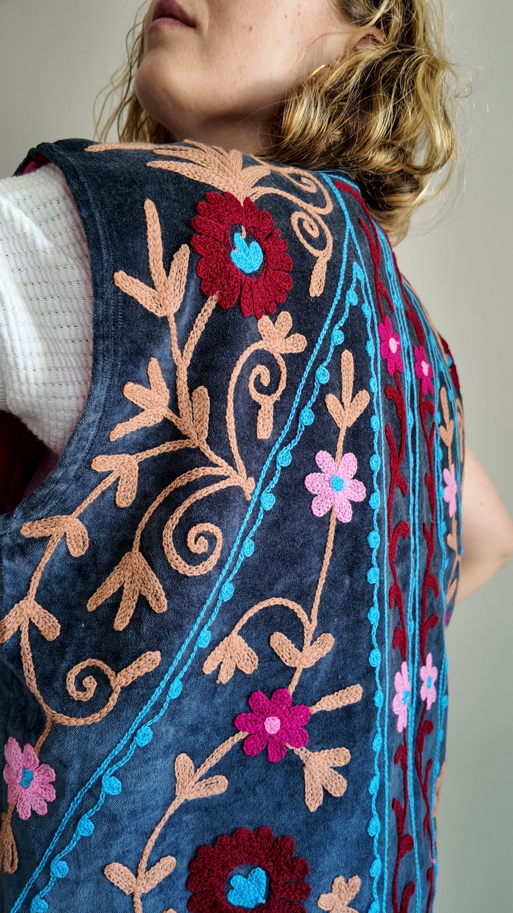Gilet Réversible en velours brodé – Gris Foncé Bleuté