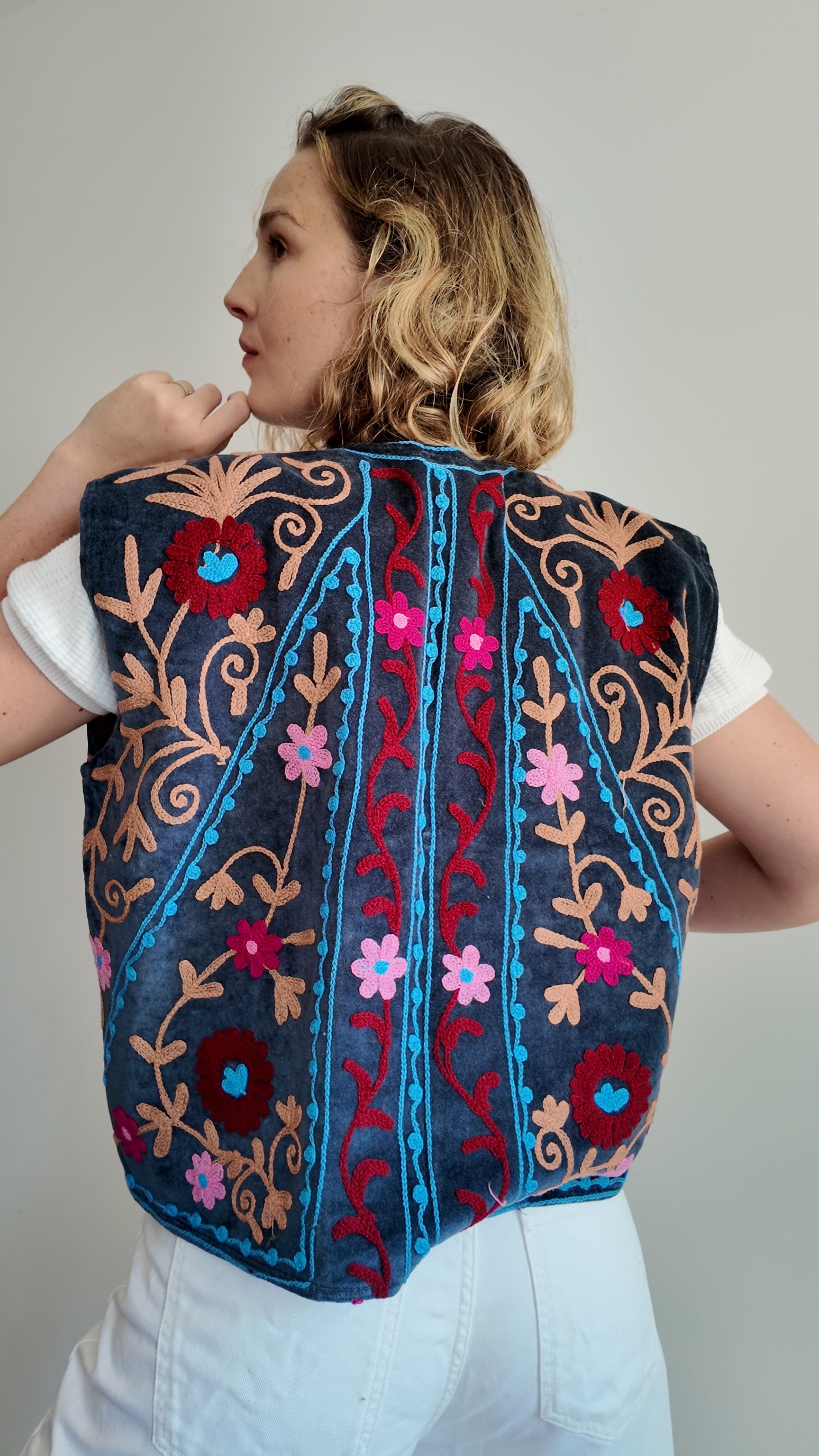 Gilet Réversible en velours brodé – Gris Foncé Bleuté