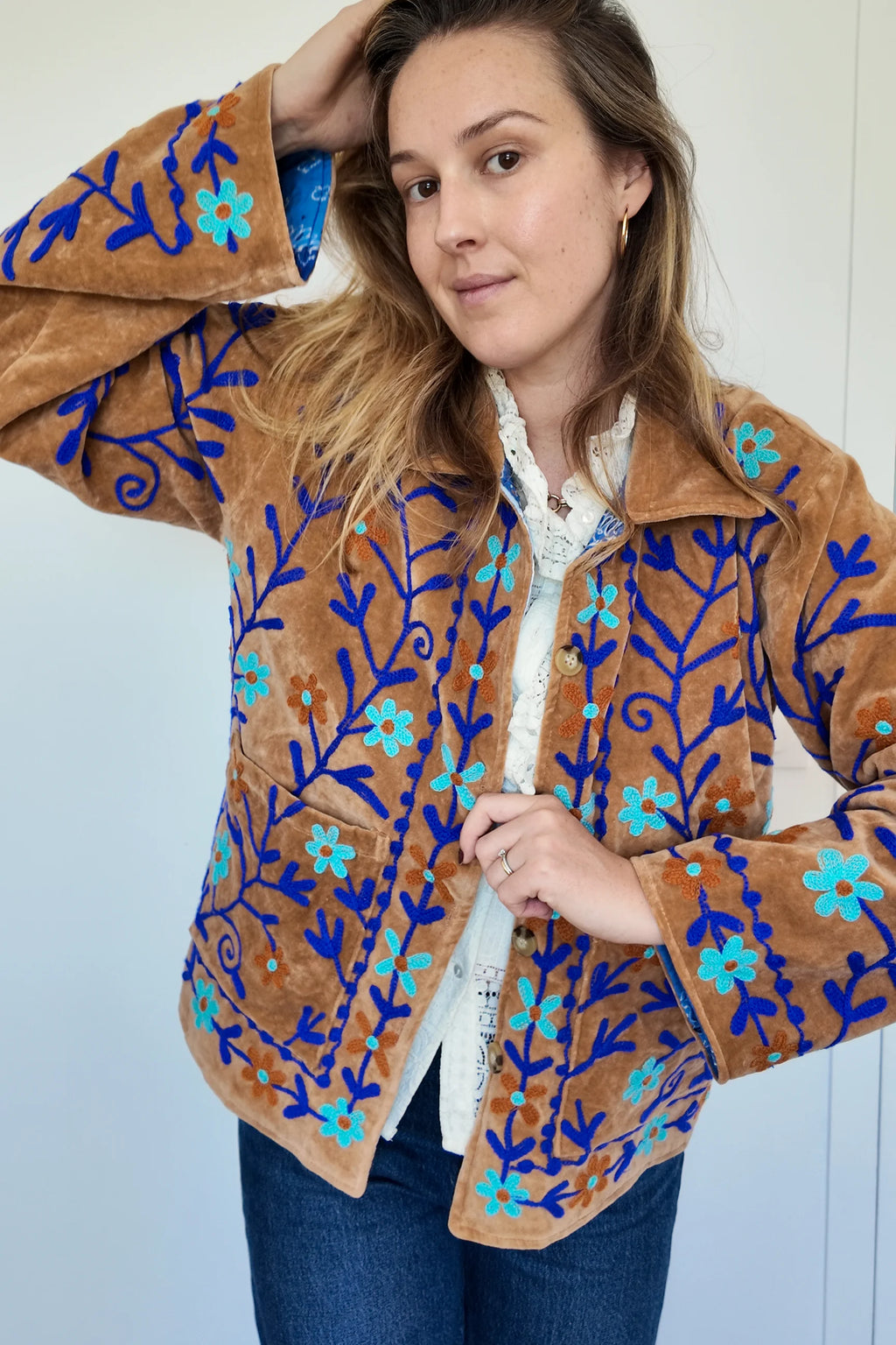 Veste en velours brodé Sonali – Camel
