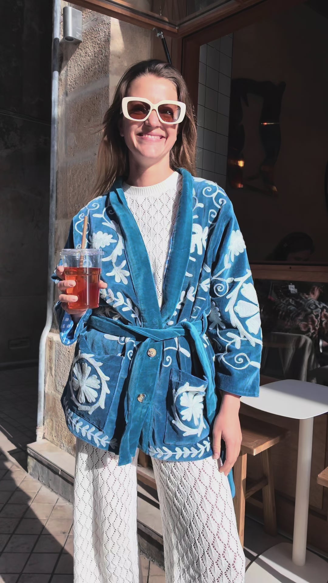 Veste Kimono en velours bleu brodé