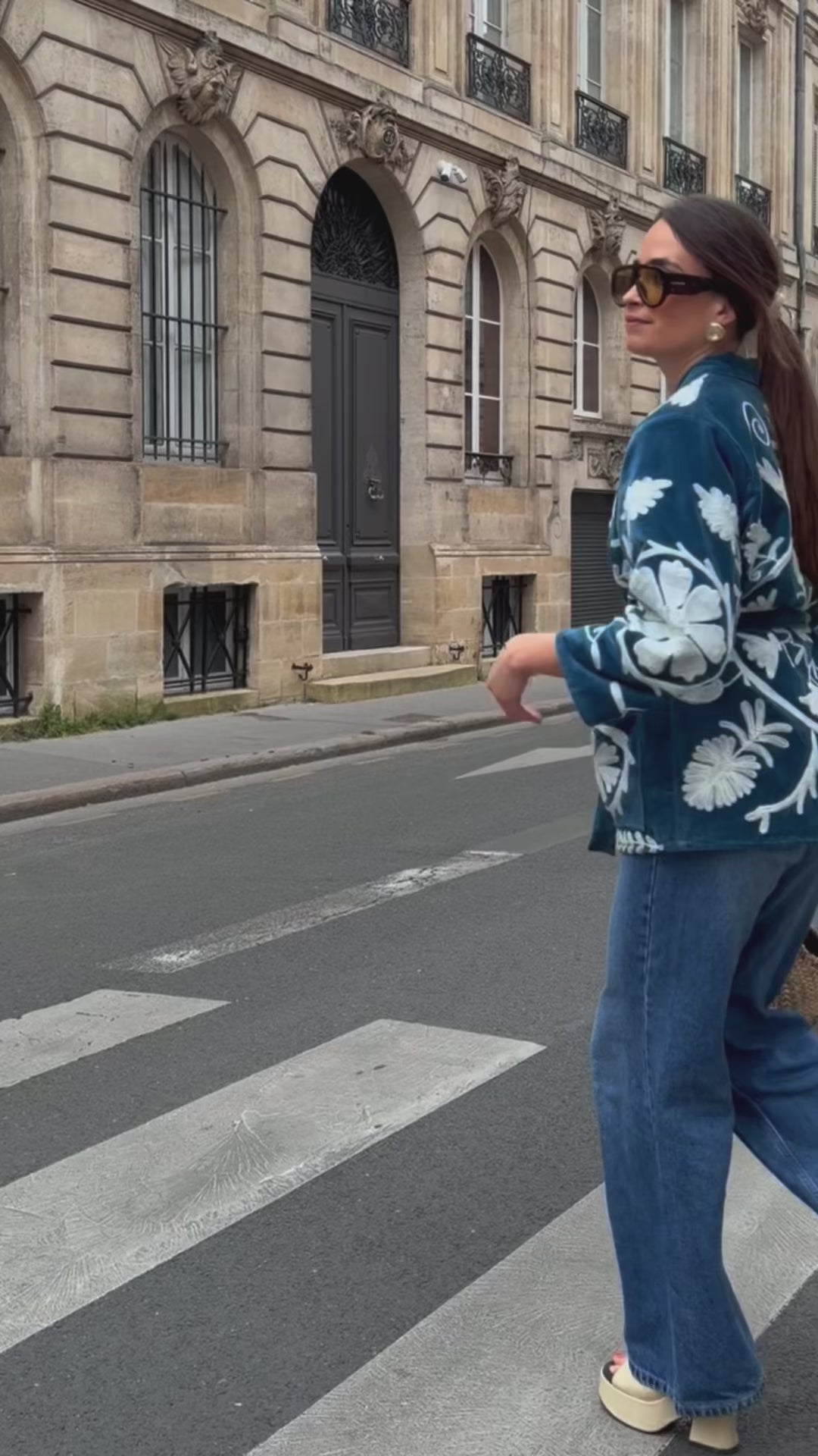 Veste Kimono en velours bleu brodé