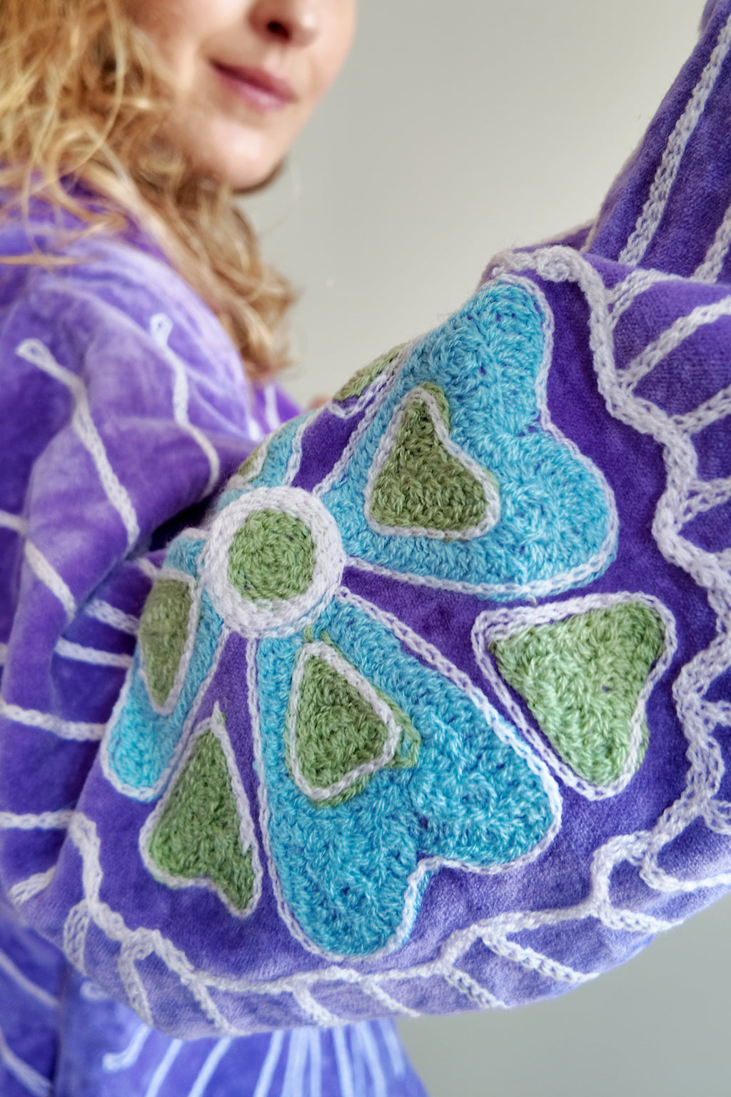 Veste en velours brodé Veda – Violet