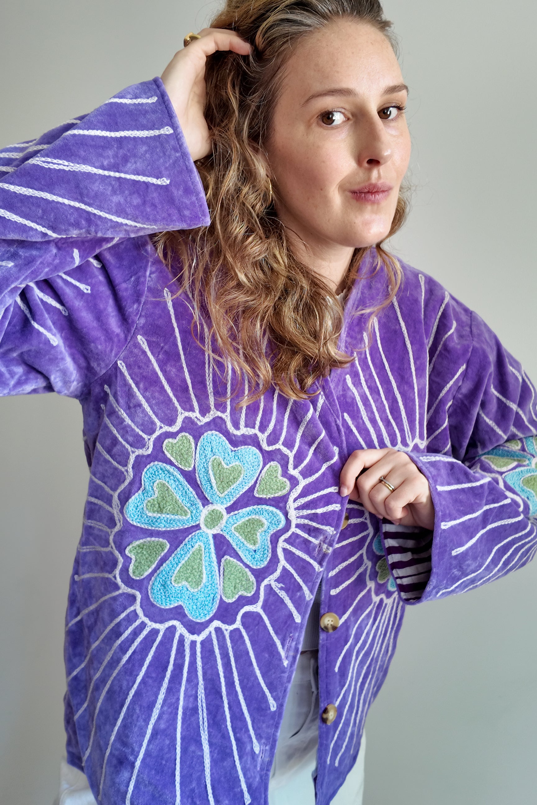 Veste en velours brodé Veda – Violet