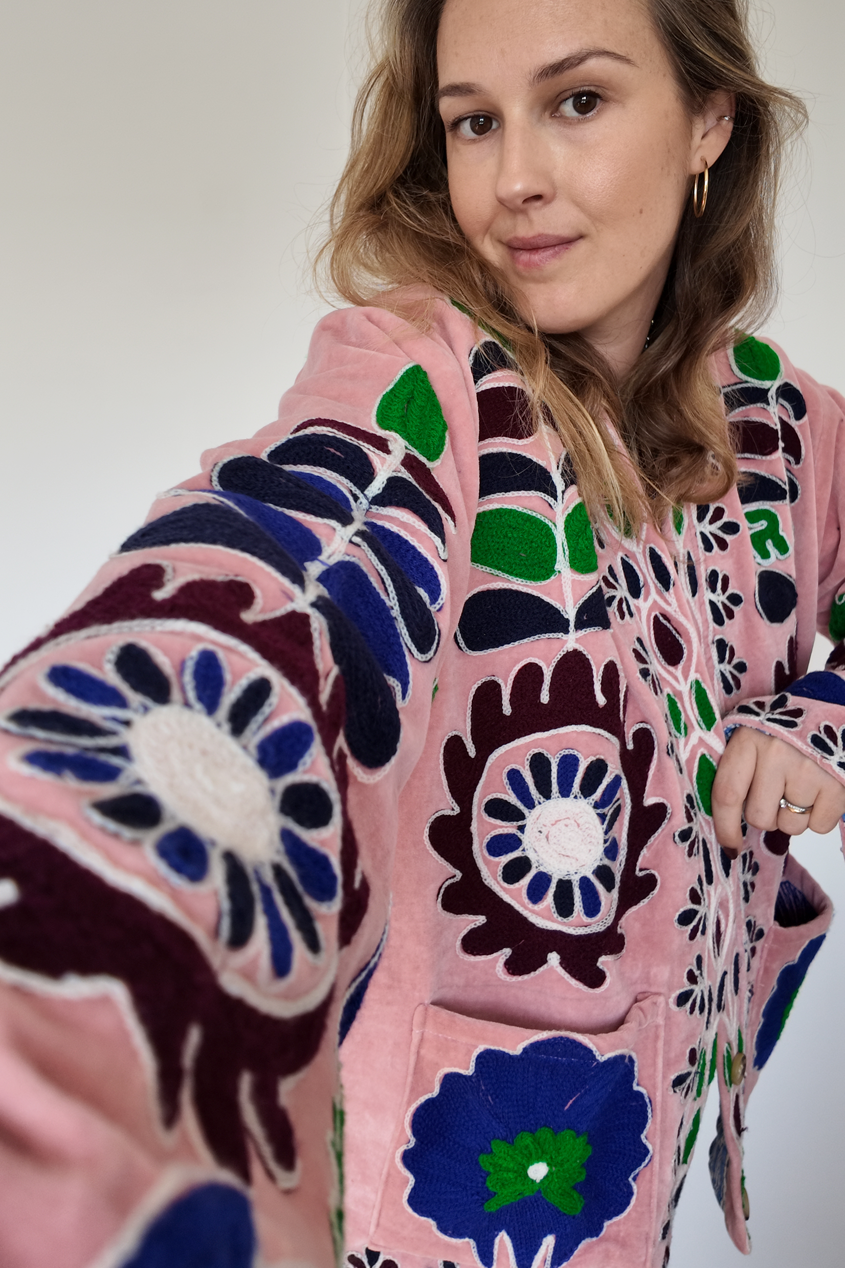 Veste en velours brodé Padma – Rose Poudré