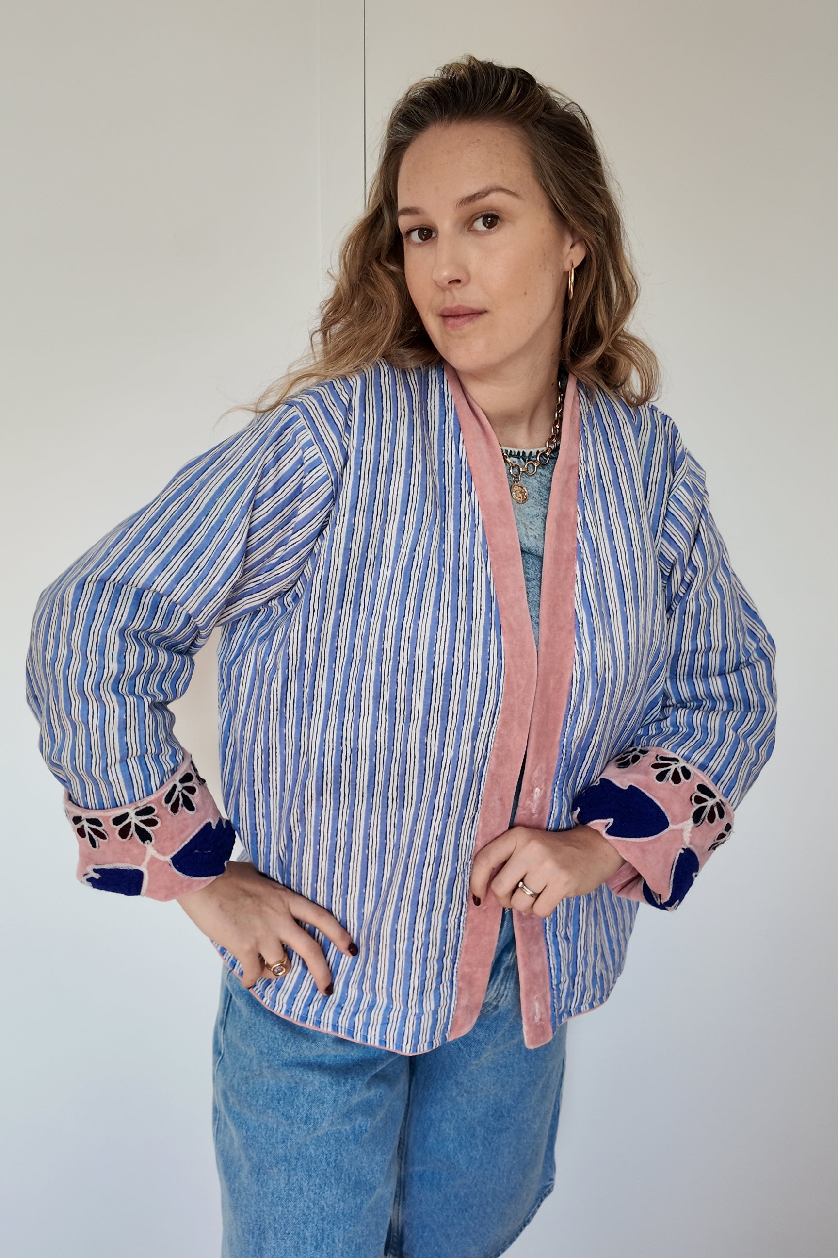 Veste en velours brodé Padma – Rose Poudré